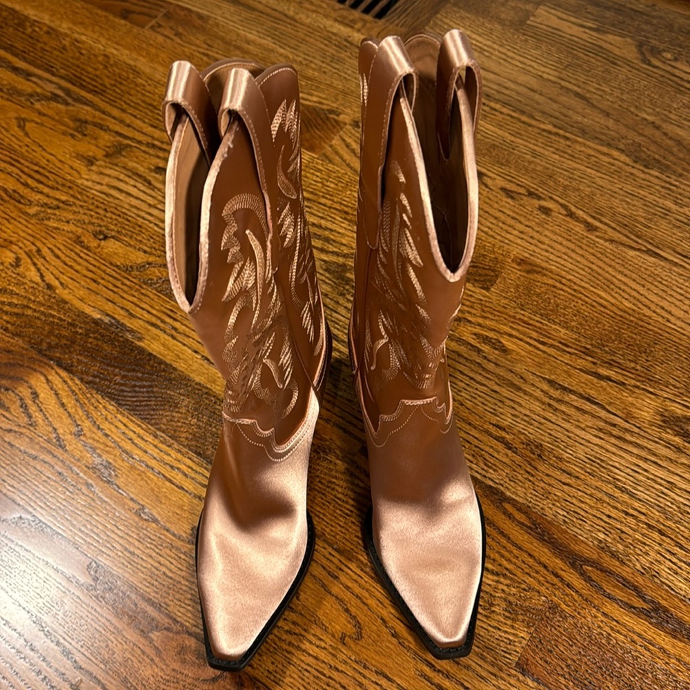 Elegant Gold Heeled Boots